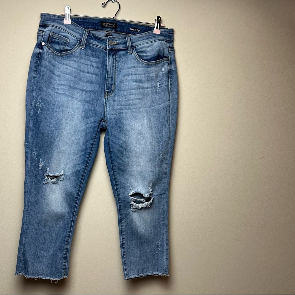 Judy Blue Los Angeles Mid Rise Skinny Fit Capri size 15/32